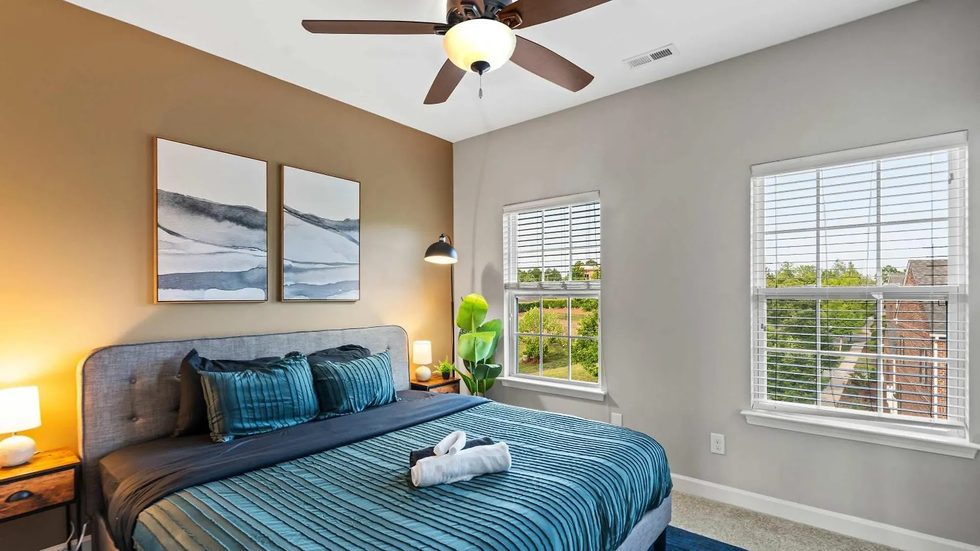 Upscale King 3Br Townhouse In Pineville 샬럿