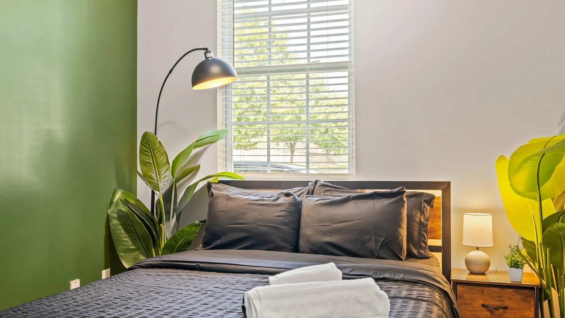 Upscale King 3Br Townhouse In Pineville 샬럿 펜션